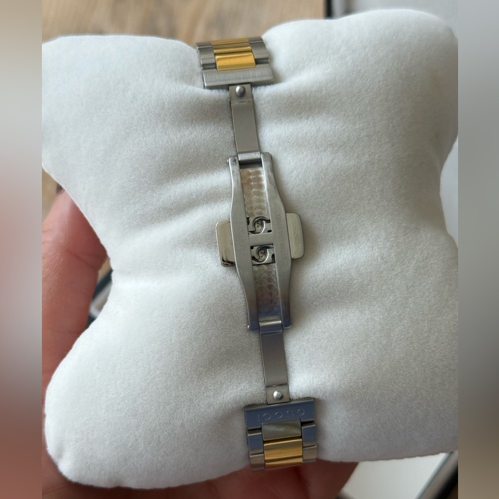 NWT Gucci G-timeless YA126596 Two tone Women's watch 27mm with box & papers! - Picture 5 of 7